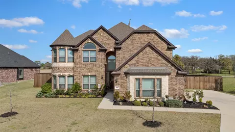 800 Beckington Dr, Shady Shores, TX 76208