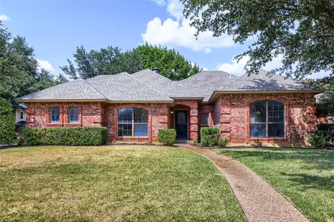 1201 St James Pl, Arlington, TX 76011