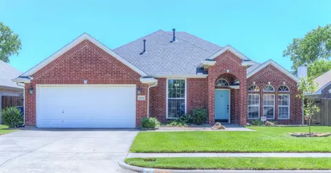8628 Saranac Trl, Fort Worth, TX 76118