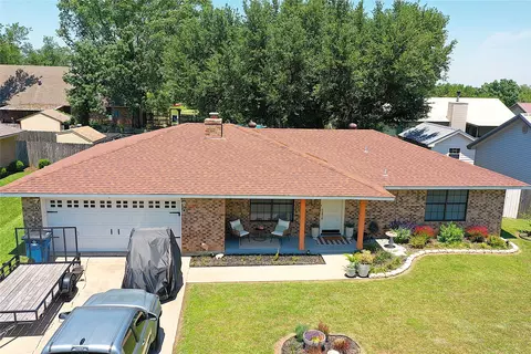 1105 La Villeta St, Mexia, TX 76667