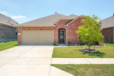 6104 Fairholme Dr, Aubrey, TX 76227