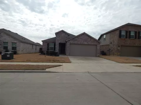 4633 Benham Dr, Crowley, TX 76036
