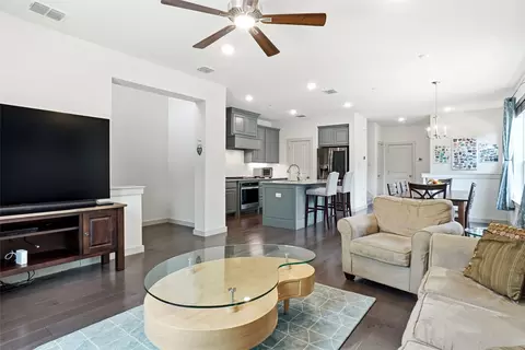 520 Ballustrade Dr, Irving, TX 75039
