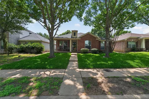 2830 Gospel Dr, Dallas, TX 75237