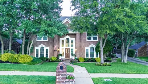 204 Swallow Dr, Southlake, TX 76092