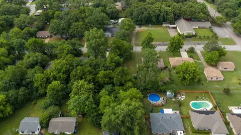 911 Thatcher St, Denison, TX 75020 photo 6