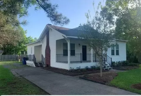 402 5th St, Benton, LA 71006