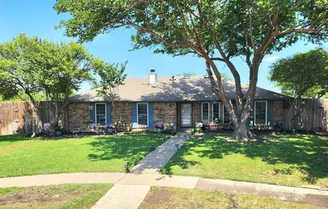 1929 Vista Oaks Dr, Carrollton, TX 75007