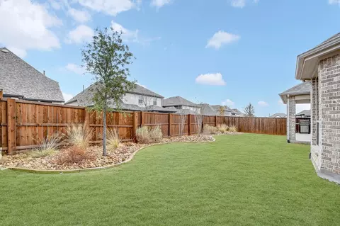 Exterior - 1636 Hydrangea Ln, Prosper, TX 75078 photo 4 of 5
