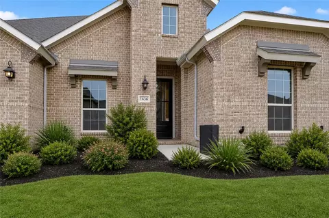 Exterior - 1636 Hydrangea Ln, Prosper, TX 75078 photo 3 of 5