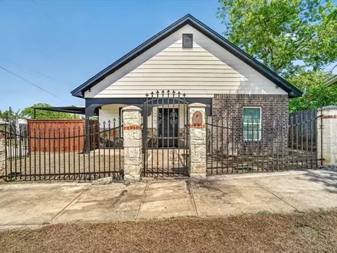 3026 N Hampton St, Fort Worth, TX 76106