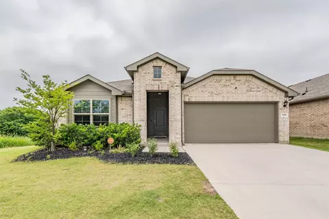 104 Piping Rock Dr, Fort Worth, TX 76131
