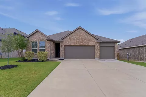 305 Evans Dr, Van Alstyne, TX 75495