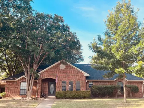 1500 Pickwick Ln, Denton, TX 76209