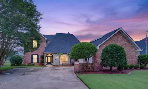 5517 Lake Side Dr, Bossier City, LA 71111