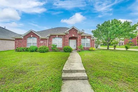 2068 Pecan Creek Dr, Mesquite, TX 75181