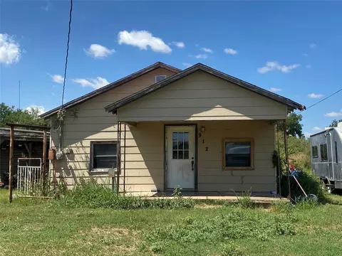 912 Taylor Ave, Rule, TX 79547