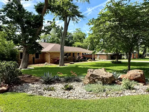 1035 Waterford Dr, Dallas, TX 75218
