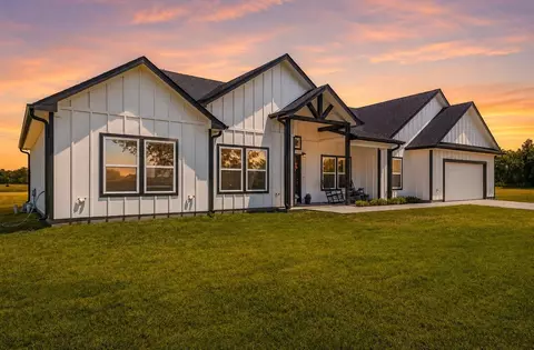 689 Dill Rd, Weatherford, TX 76085