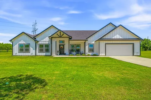 689 Dill Rd, Weatherford, TX 76085