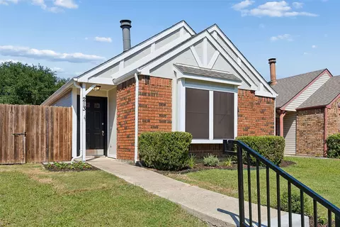 213 Teakwood Ln, Lewisville, TX 75067