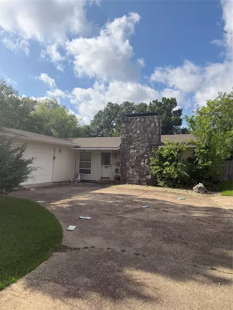 3210 Saint Croix Dr, Dallas, TX 75229