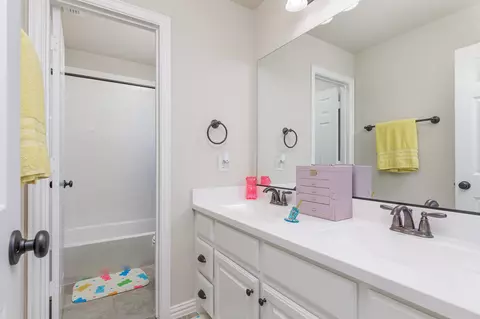 Bath - 3420 Redpine Dr, Prosper, TX 75078 photo 5 of 7