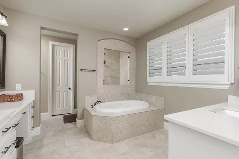 Bath - 3420 Redpine Dr, Prosper, TX 75078 photo 2 of 7