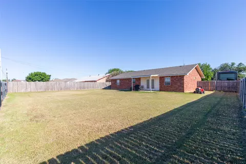 Exterior - 1603 Derrick Dr, Haskell, TX 79521 photo 3 of 5