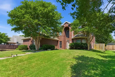 1214 Holly Hill Dr, Grand Prairie, TX 75052