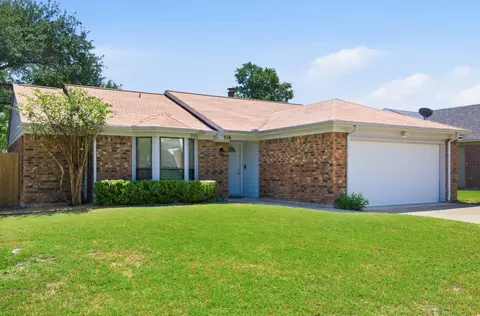 516 Winter Wood Dr, Grapevine, TX 76051