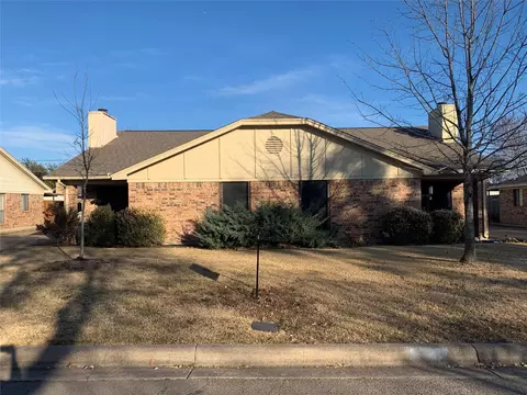 5728 Cancun Dr, North Richland Hills, TX 76180
