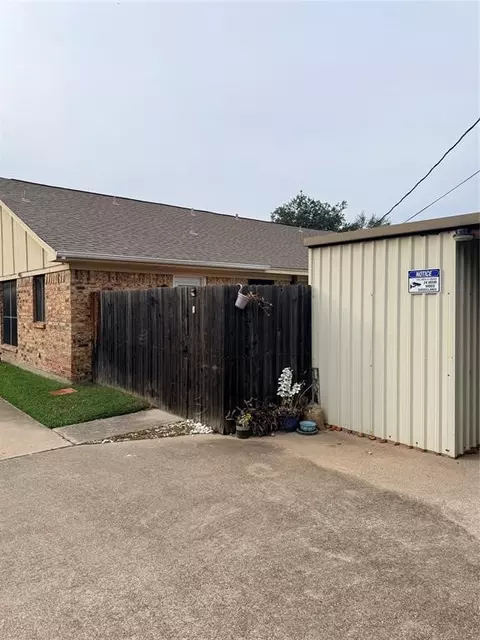 5728 Cancun Dr, North Richland Hills, TX 76180