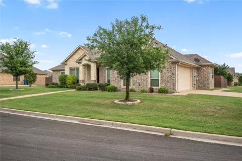 Exterior - 283 Briarleaf Cir, Hewitt, TX 76643 photo 3 of 7