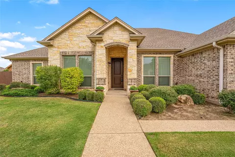 Exterior - 283 Briarleaf Cir, Hewitt, TX 76643 photo 5 of 7