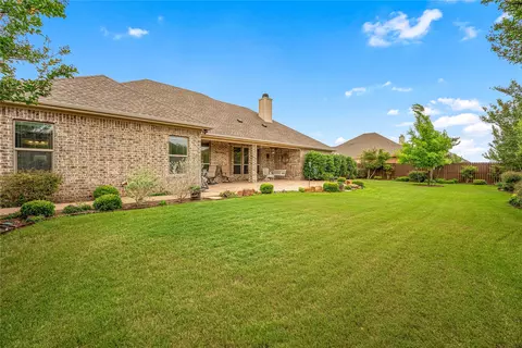 Exterior - 283 Briarleaf Cir, Hewitt, TX 76643 photo 6 of 7
