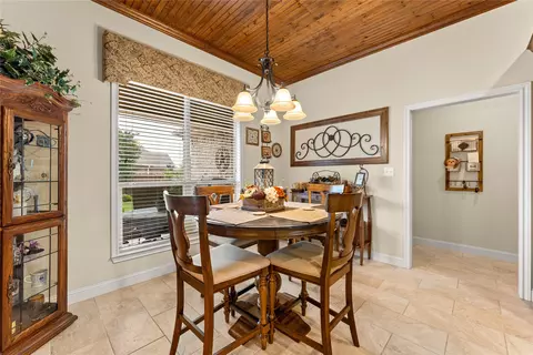 Dining - 283 Briarleaf Cir, Hewitt, TX 76643 photo 3 of 4
