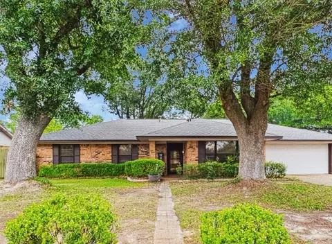 710 Bunny Rabbit Rd, Athens, TX 75751