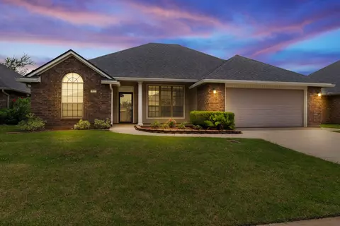 111 Rachel Ln, Bossier City, LA 71111