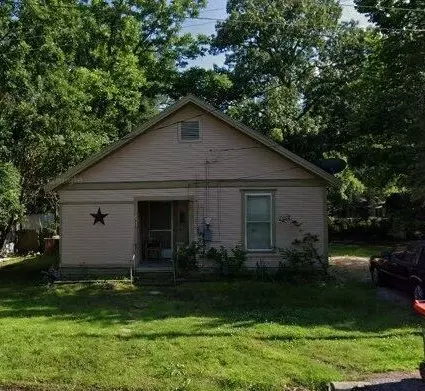 1924 E Booth St, Paris, TX 75460