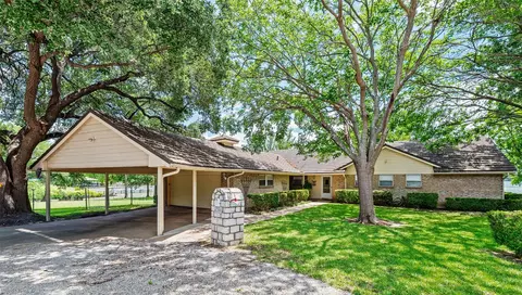 4208 Indian Creek Ct, Granbury, TX 76049