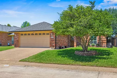 721 Dogwood Ln, Waxahachie, TX 75165