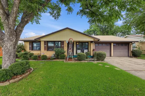 13649 Birchlawn Dr, Farmers Branch, TX 75234