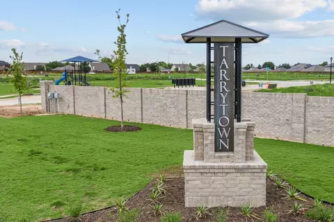 View/Area - 1017 Tarryhill Dr, Crowley, TX 76036 photo 1 of 7