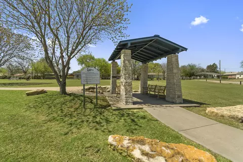 View/Area - 1017 Tarryhill Dr, Crowley, TX 76036 photo 5 of 7