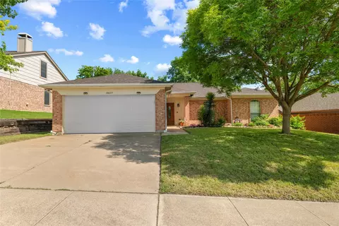 10609 Cobblestone Dr, Benbrook, TX 76126