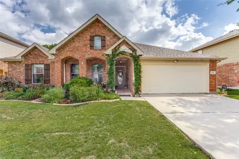 633 Bent Oak Dr, Fort Worth, TX 76131