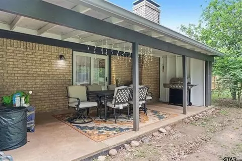 1201 Corey Dr, Whitehouse, TX 75791