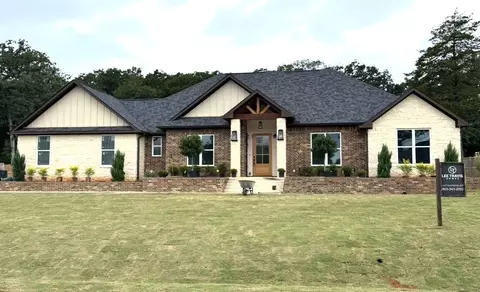 14713 Woodland Creek Dr, Tyler, TX 75706