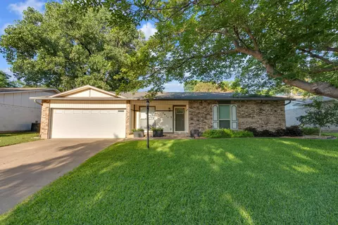 2611 Mintwood Pl, Arlington, TX 76016